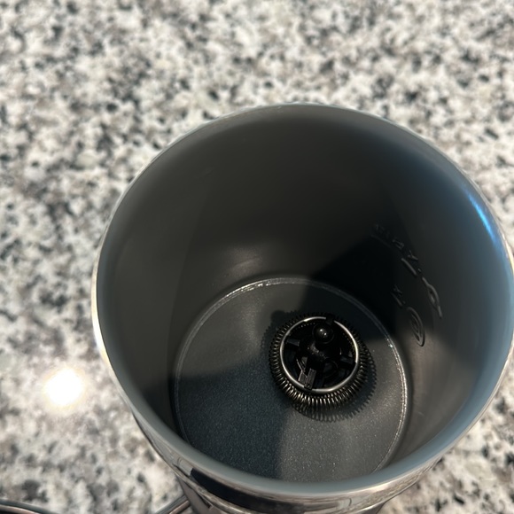 Nespresso® VertuoPlus Deluxe Coffee and Espresso Maker Bundle in Black - Picture 6 of 9